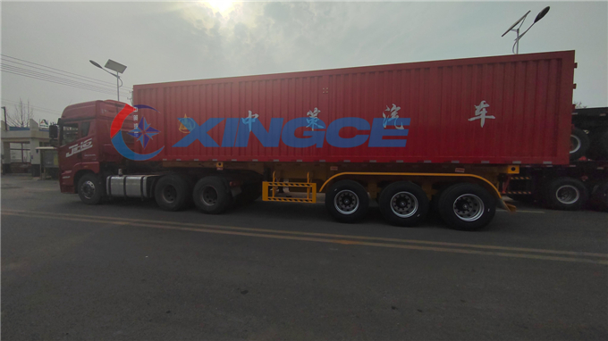 集装箱运输半挂车