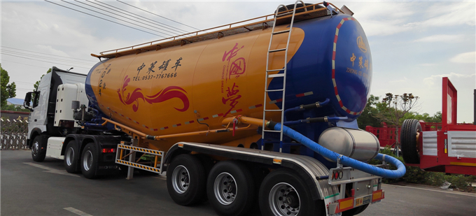 粉粒物料运输半挂车